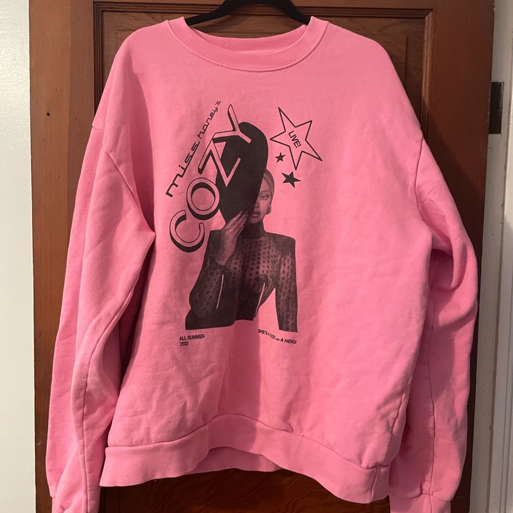 Cozy Beyoncé Pink Graphic Sweatshirt